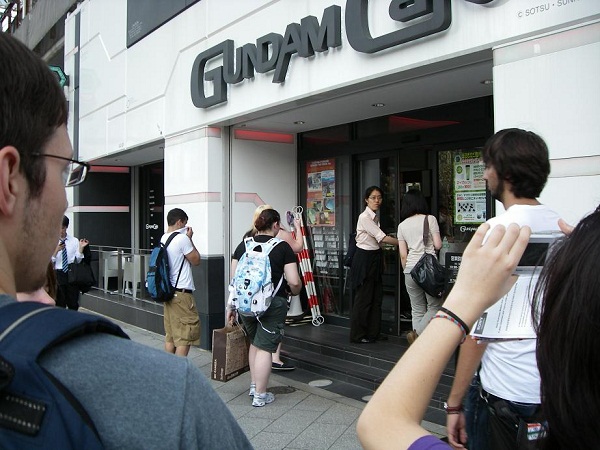 KCP group went to Gundam Cafe where they enjoyed the world of this wildly popular Japanese anime