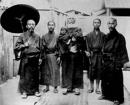 Five_men_wearing_Ryukyuan_Dress